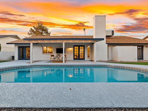 3rd image of 2219 W NARANJA Avenue