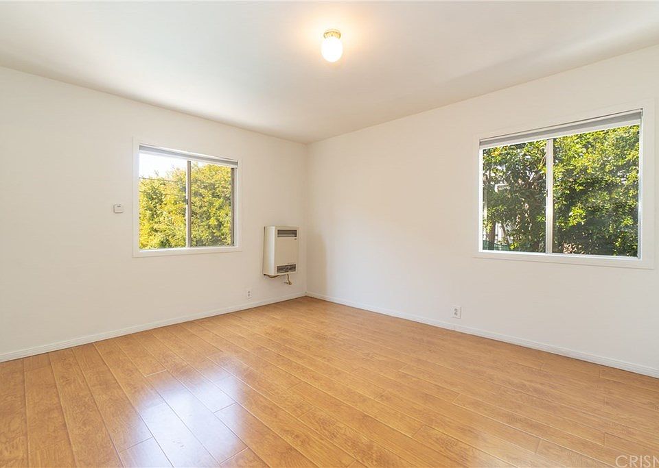 1st image of 4901 Beverly Blvd #25