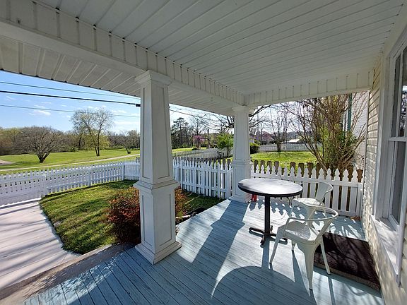 5th image of 203 Riverside Dr