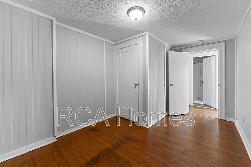 2 bed, 1.0 bath, $875 — Photo 4