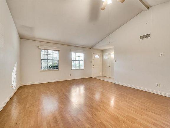 4th image of 2625 Poplar Trl