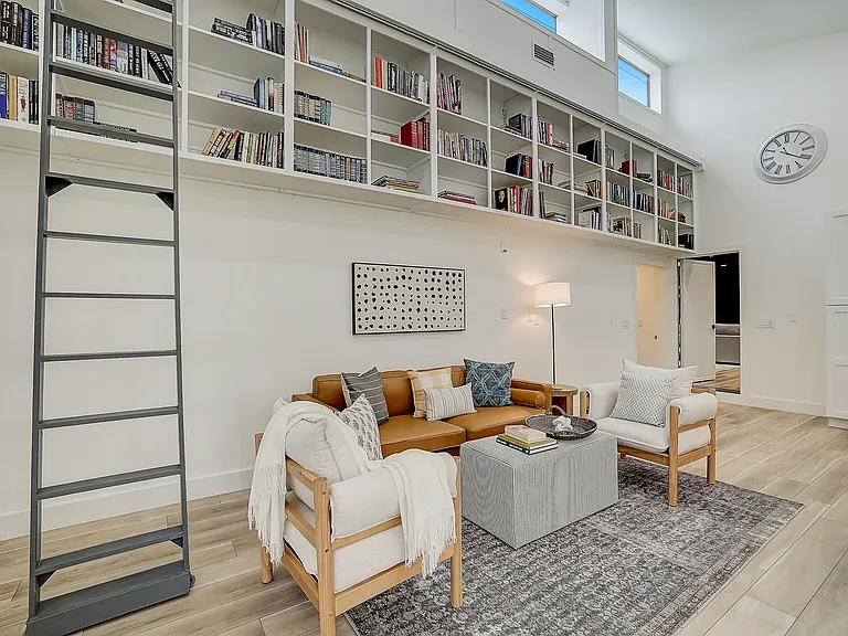 5511 N Dunlap Rd — Photo 41