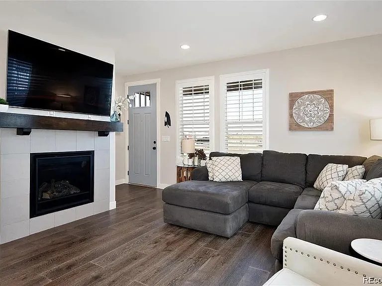 2327 W 165th Ln — Photo 2