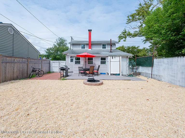 203 Bridge Ave — Photo 1