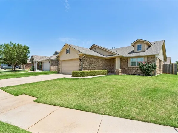 18301 Agua Dr, Edmond, OK 73012