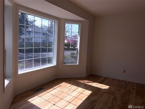 3rd image of 9211 Zircon Dr SW