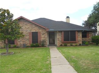 1728 Mayflower Dr, Carrollton, TX 75007