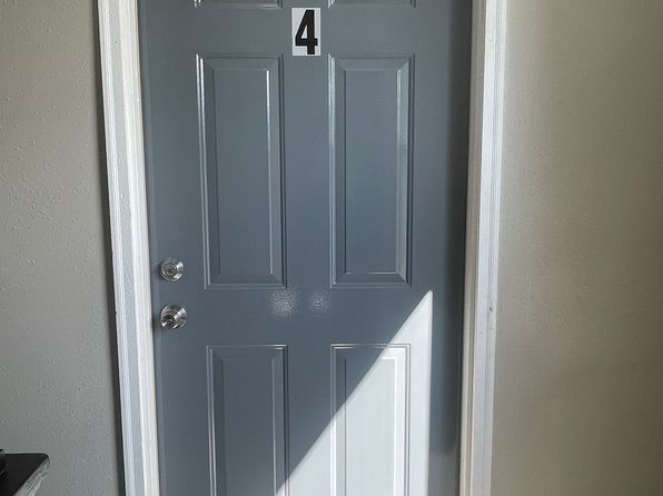 409 N Horsman St #4