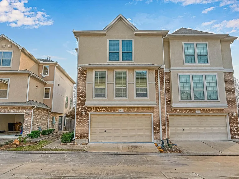 7816 Stoneyway Dr — Photo 1