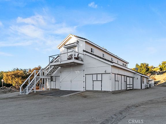 3rd image of 40075 Avenida La Cresta