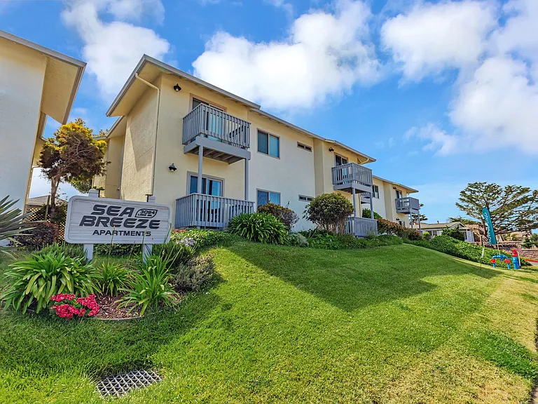 Sea Breeze Apartments for rent in Marina, CA — Photo 7