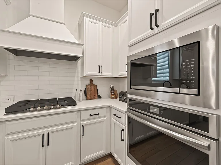 18406 Generous Ln — Photo 11