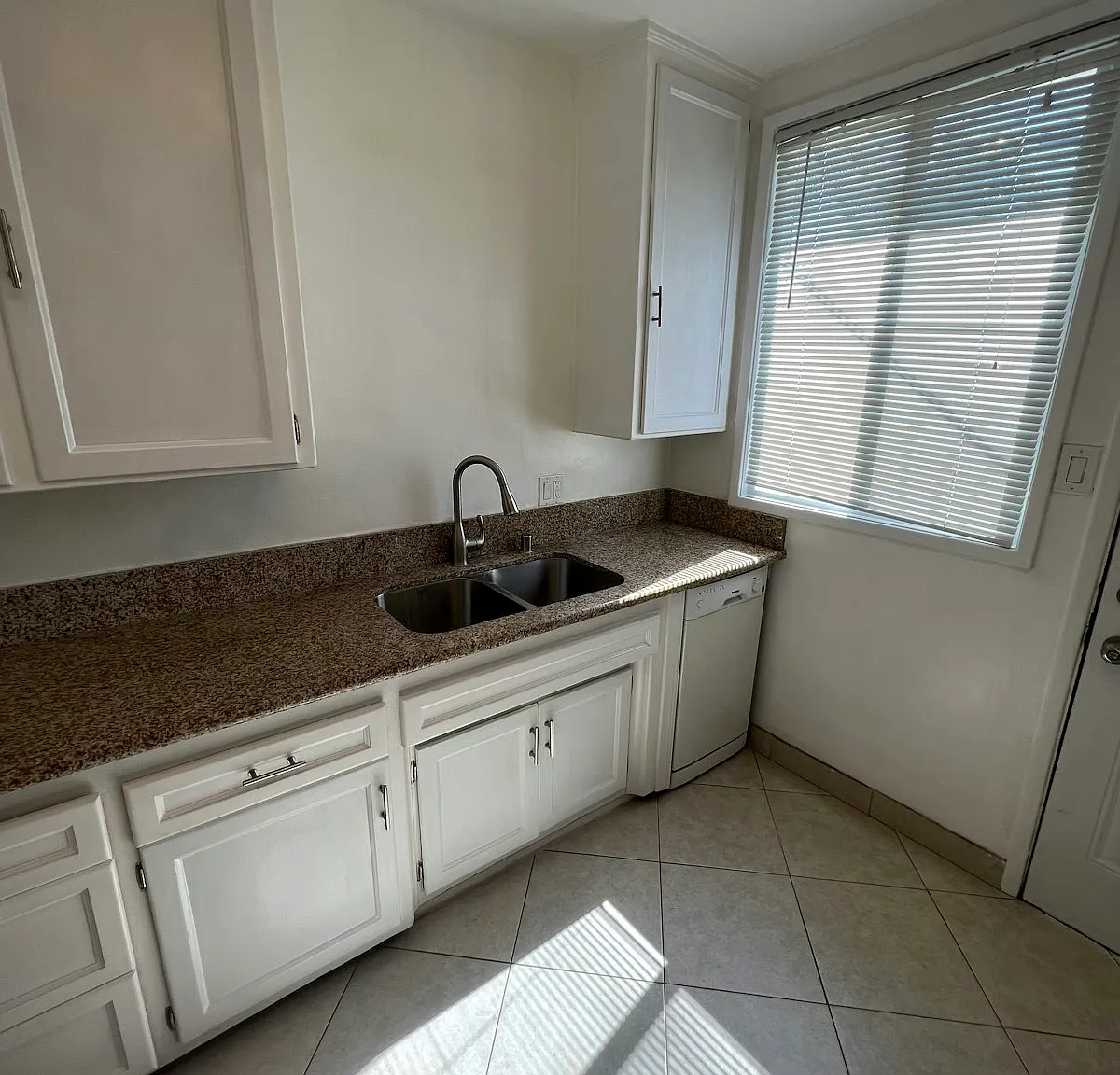 7400 Midfield Avenue — Photo 2