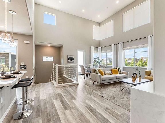 4th image of 179 Llano De Los Robles Ave #5