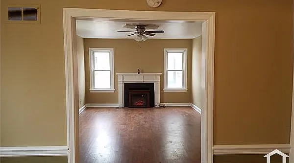 2 bed, 1050 sqft, $1,200 — Photo 2