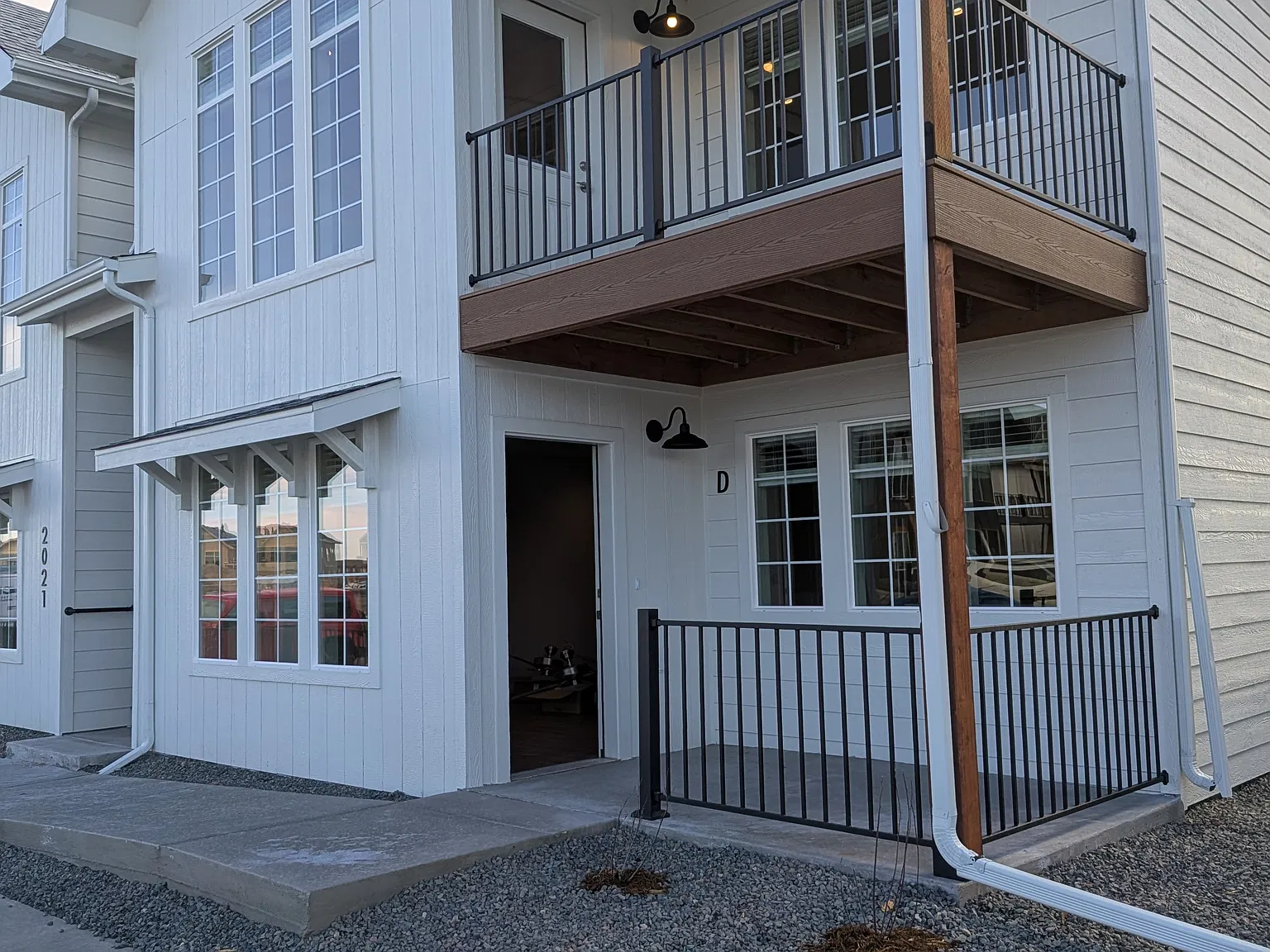 3 bed, 1046 sqft, $1,790 — Photo 1