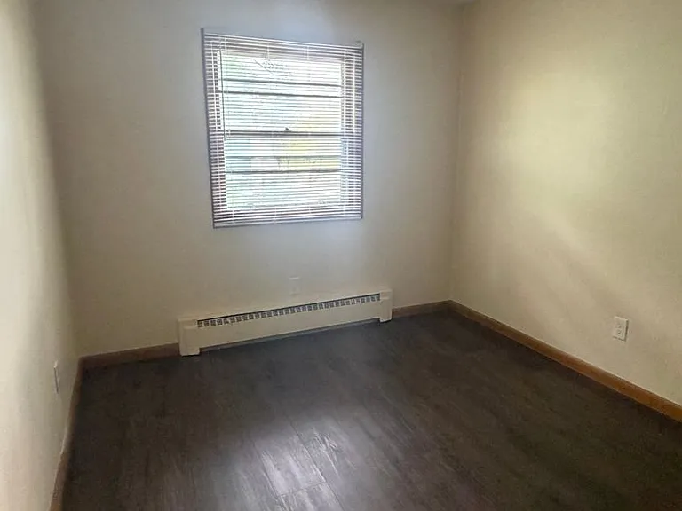 4347 University Ave NE — Photo 4