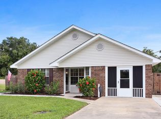 283 Hunters Branch Dr, Allenhurst, GA 31301
