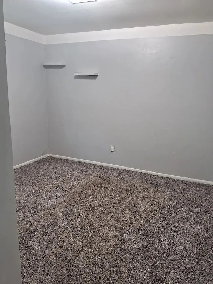 Room in 5 Bedroom Home in Doraville — Photo 3