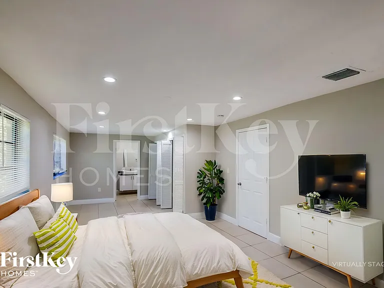 1761 NE 170th St — Photo 10