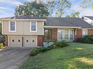 8208 Caenen Lake Rd, Lenexa, KS 66215