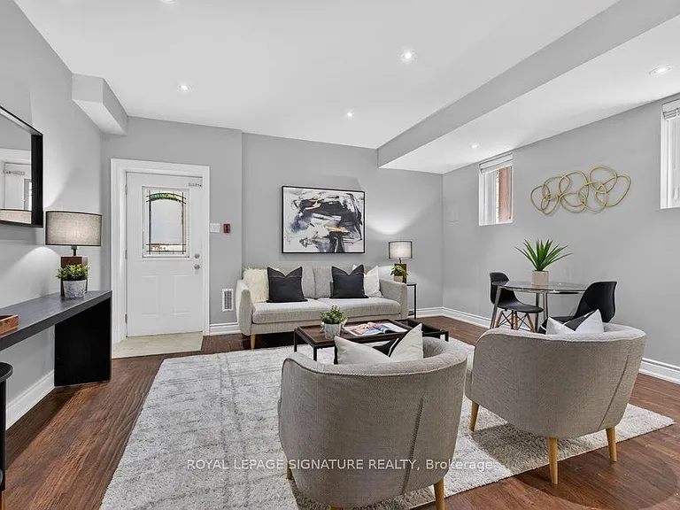61B Bexhill Ave #LOWER — Photo 3