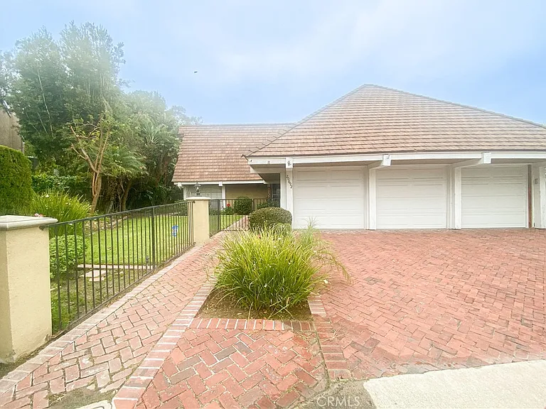 20692 Cottonwood Rd — Photo 3