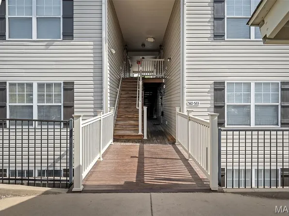 533 Bramblett Hls, O'Fallon, MO 63366