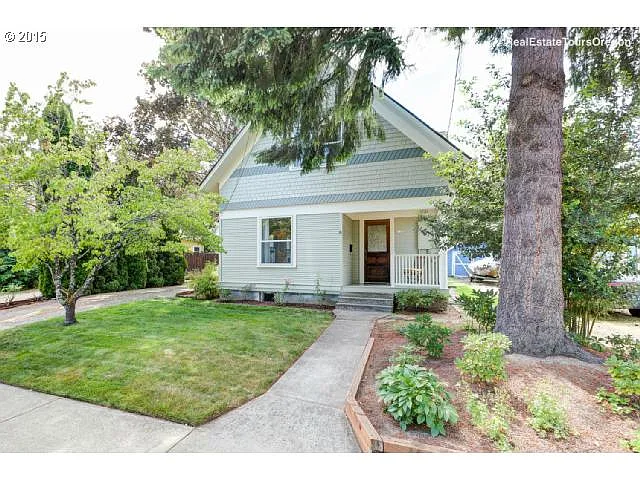 2130 B St photo 1