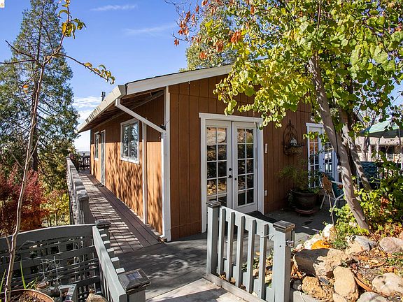 4th image of 20165 Eastview Dr