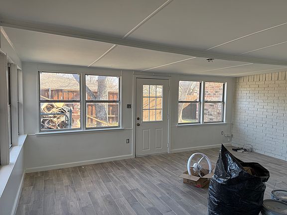 5th image of 1301 Juniper Ln
