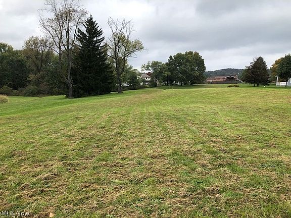 4th image of Highland Hills Dr