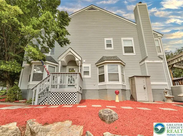 1250 Forest Rd, Whitehall, PA 18052