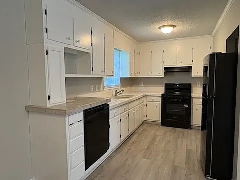 4585 Hartland Rd — Photo 4