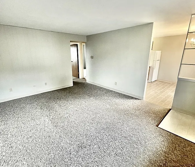 361 E Maple St #D — Photo 32