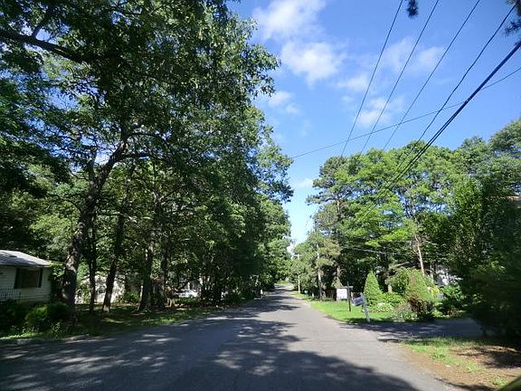 3rd image of 12 Beach Ln