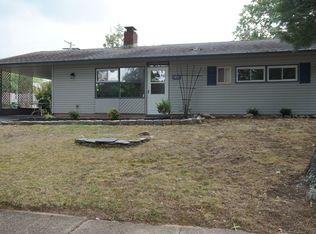 25 Thornridge Dr, Levittown, PA