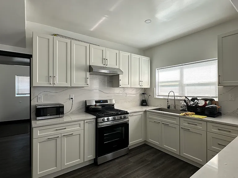 330 9th St #3-7 — Photo 3