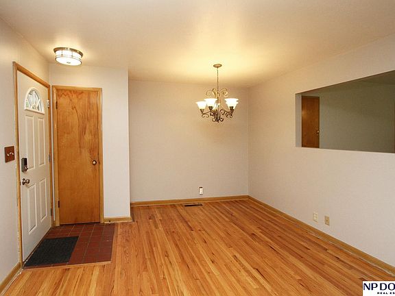 5th image of 6721 Vine St