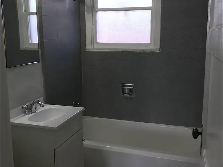 437 S Richmond Rd #A — Photo 3