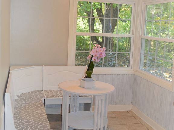3rd image of 28600 Gates Mills Blvd