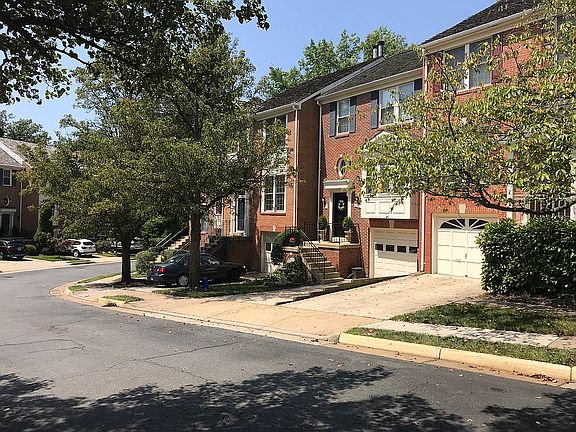 4th image of 6302 Crooked Oak Ln