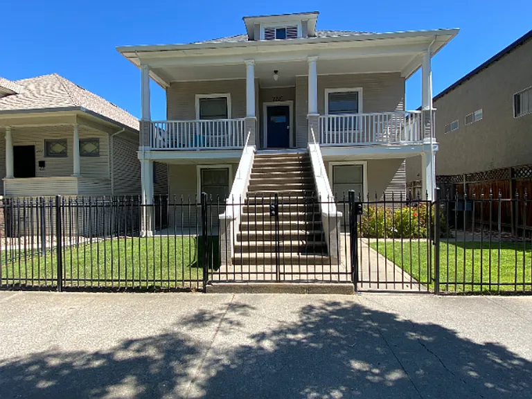 2215 P St — Photo 21