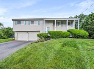 45 Foxwood Dr, Somerset, NJ 08873