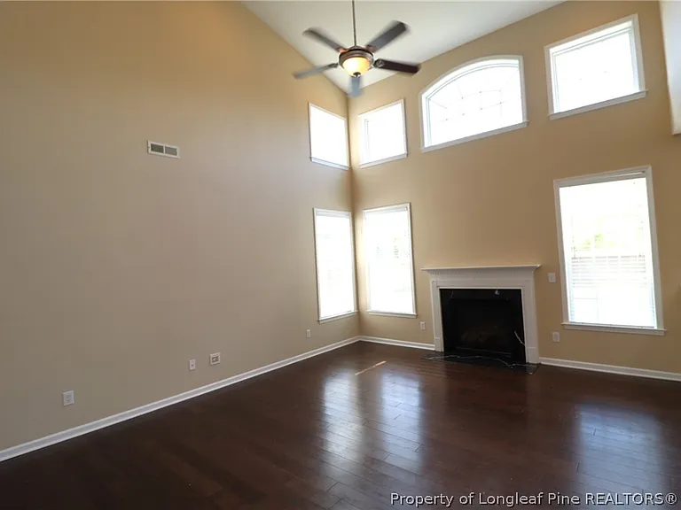 1015 Katie Ln — Photo 8