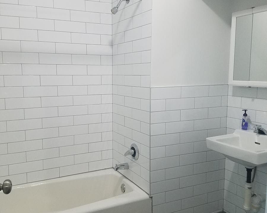 2nd image of 2760 Decatur Ave