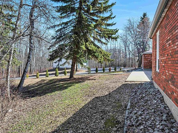 3rd image of 52319 Range Rd #231-73