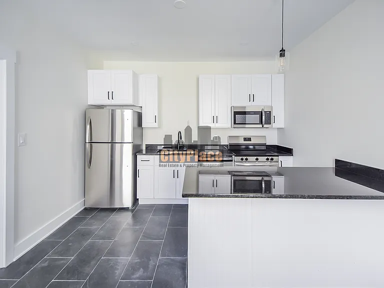 843 N Park Ave — Photo 9