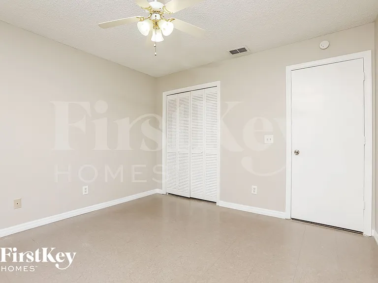 2084 Everest St — Photo 8