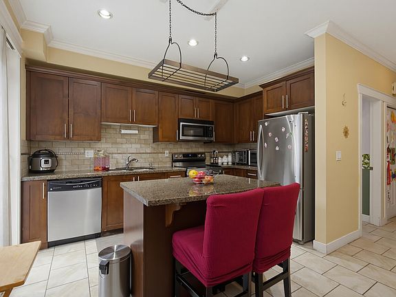 5th image of 5623 Teskey Way #11